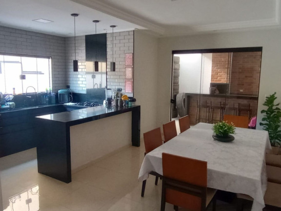 Imagem Casa com 3 Quartos à Venda, 215 m² em Villa Branca - Jacareí