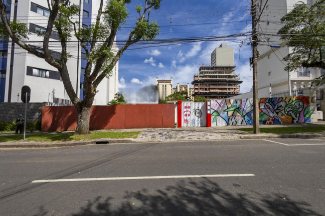 Imagem Terreno à Venda, 900 m² em Centro - Curitiba Imagem Terreno à Venda, 900 m² em Centro - Curitiba