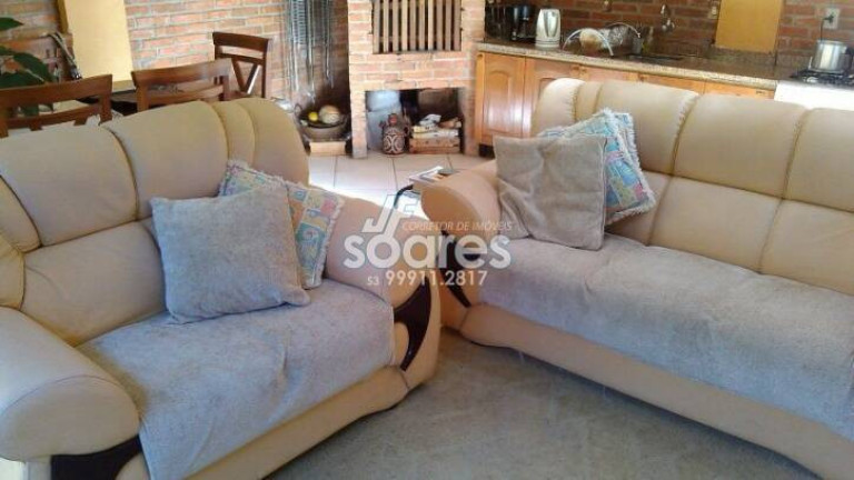 Imagem Sobrado com 4 Quartos à Venda, 147 m² em Centro - Pelotas