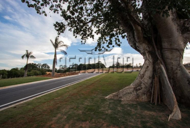 Imagem Terreno à Venda, 300 m² em Bom Retiro - Bragança Paulista Imagem Terreno à Venda, 300 m² em Bom Retiro - Bragança Paulista