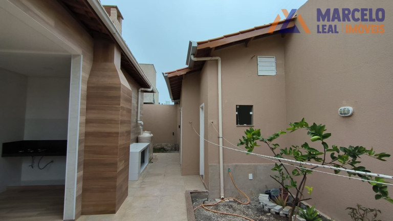 Imagem Casa com 3 Quartos à Venda, 247 m² em Candeias - Vitória Da Conquista Imagem Casa com 3 Quartos à Venda, 247 m² em Candeias - Vitória Da Conquista