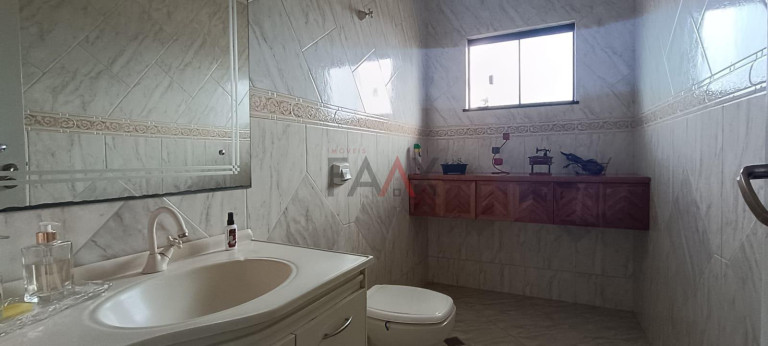 Imagem Casa com 3 Quartos para Alugar, 390 m² em Centro - Gpva - Guarapuava Imagem Casa com 3 Quartos para Alugar, 390 m² em Centro - Gpva - Guarapuava