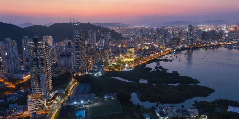 Imagem Apartamento com 3 Quartos à Venda, 195 m² em Fazenda - Itajaí
