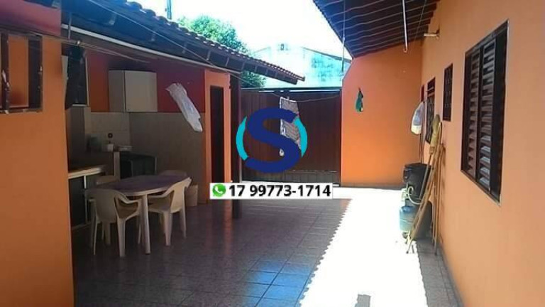 Imagem Casa com 4 Quartos à Venda, 320 m² em Centro - Ouroeste Imagem Casa com 4 Quartos à Venda, 320 m² em Centro - Ouroeste