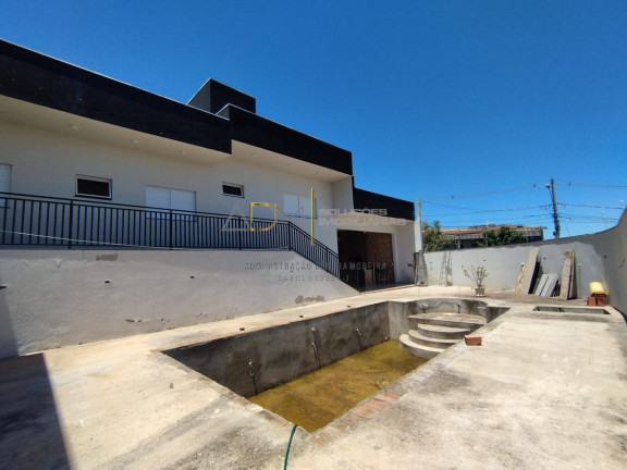 Imagem Casa com 3 Quartos à Venda, 360 m² em Lívia Ii - Botucatu