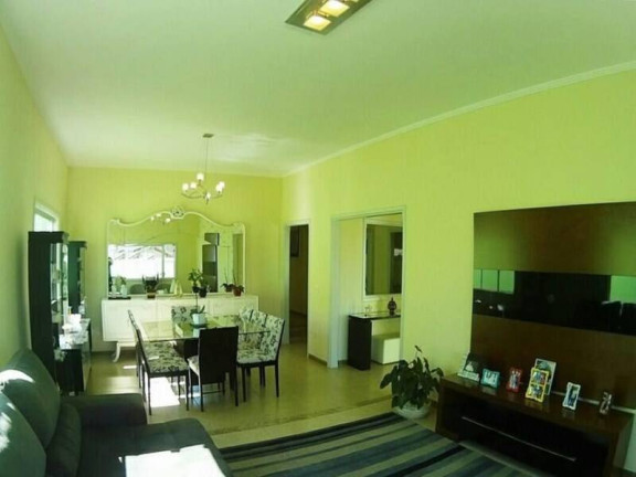 Imagem Casa com 3 Quartos à Venda, 450 m² em Centro - Pouso Alegre Imagem Casa com 3 Quartos à Venda, 450 m² em Centro - Pouso Alegre