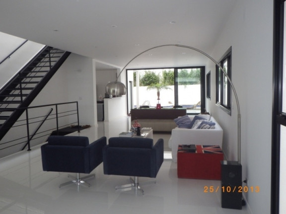 Imagem Casa à Venda, em Alphaville 11 - Alphaville Imagem Casa à Venda, em Alphaville 11 - Alphaville