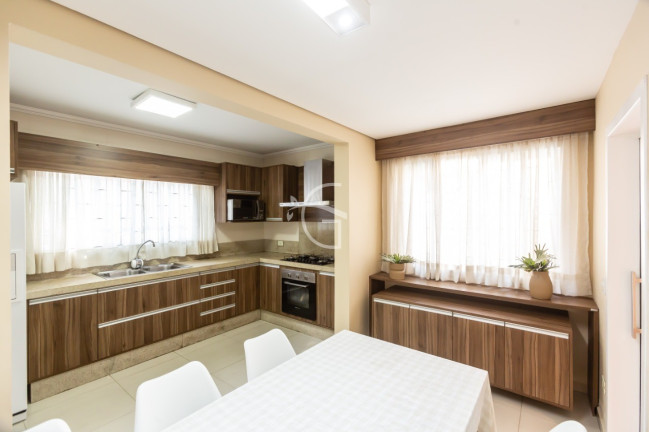 Imagem Casa com 4 Quartos à Venda, em América - Joinville Imagem Casa com 4 Quartos à Venda, em América - Joinville