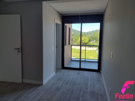 Imagem Casa com 3 Quartos à Venda, 181 m² em Rio Tavares - Florianópolis Imagem Casa com 3 Quartos à Venda, 181 m² em Rio Tavares - Florianópolis