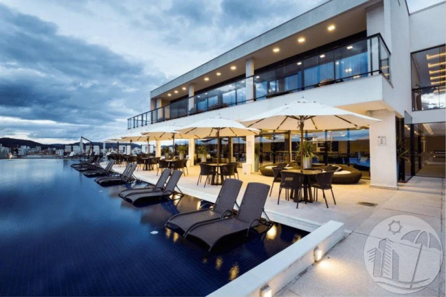 Imagem Casa com 3 Quartos à Venda, 180 m² em Santa Regina - Camboriú