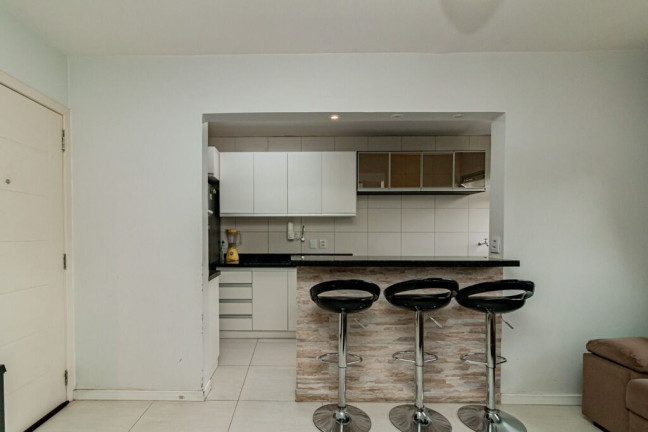 Imagem Apartamento com 3 Quartos à Venda, 63 m² em Santo Antônio - Porto Alegre