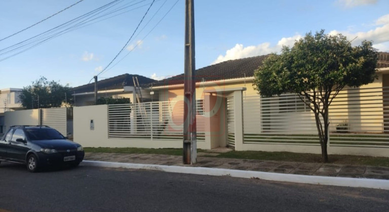 Casa com 3 Quartos à Venda,  em Villa Romana - Sorriso