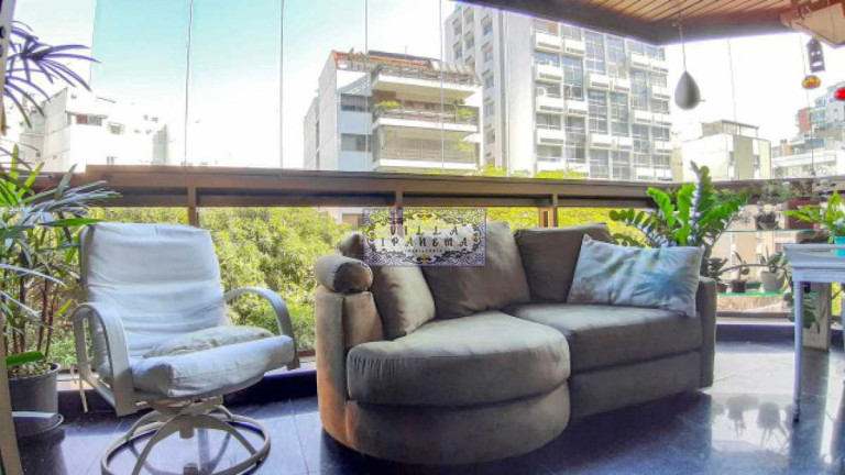 Imagem Apartamento com 4 Quartos à Venda, 191 m² em Lagoa - Rio De Janeiro Imagem Apartamento com 4 Quartos à Venda, 191 m² em Lagoa - Rio De Janeiro