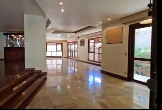 Casa com 7 Quartos à Venda, 668 m² em Barra Da Tijuca - Rio De Janeiro