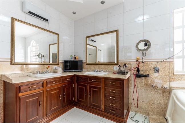 Imagem Casa com 4 Quartos à Venda, em Penha De França - São Paulo Imagem Casa com 4 Quartos à Venda, em Penha De França - São Paulo