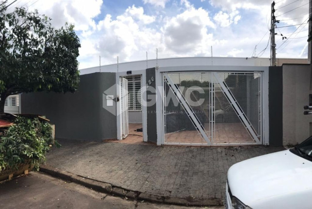 Imóvel com 3 Quartos à Venda,  em Jardim Maria Izabel - Marília