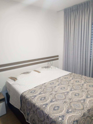 Imagem Apartamento com 3 Quartos à Venda, 74 m² em Jardim Tupanci - Barueri