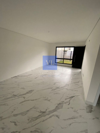 Imagem Casa com 3 Quartos à Venda, 124 m² em Uberaba - Curitiba Imagem Casa com 3 Quartos à Venda, 124 m² em Uberaba - Curitiba