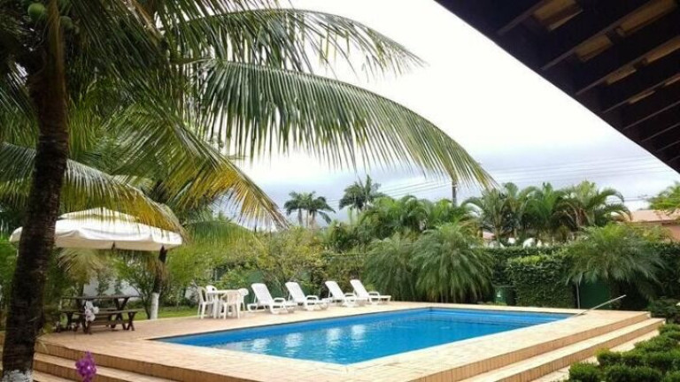 Casa com 5 Quartos à Venda, 900 m²