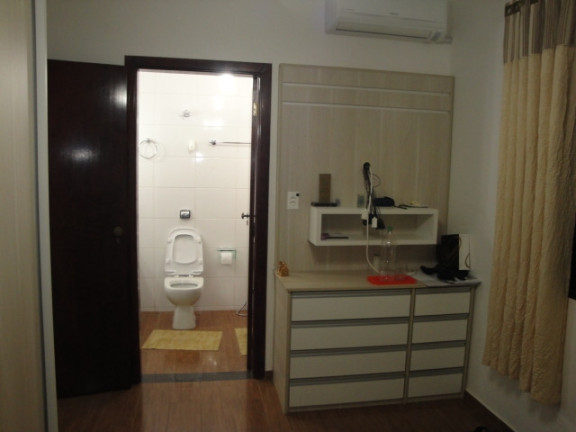 Imagem Casa com 3 Quartos à Venda, 490 m² em Vila Santa Luzia - Bauru