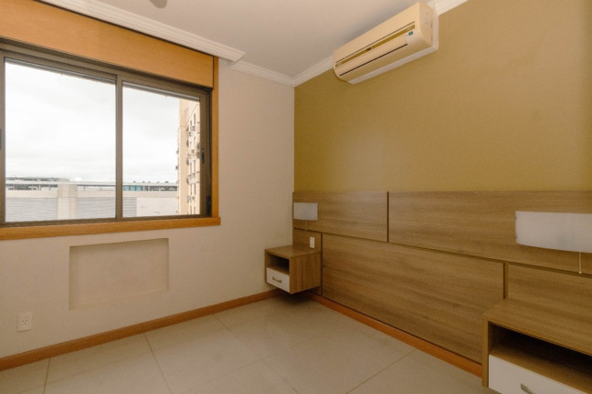 Imagem Imóvel com 3 Quartos à Venda, em Passo Da Areia - Porto Alegre Imagem Imóvel com 3 Quartos à Venda, em Passo Da Areia - Porto Alegre