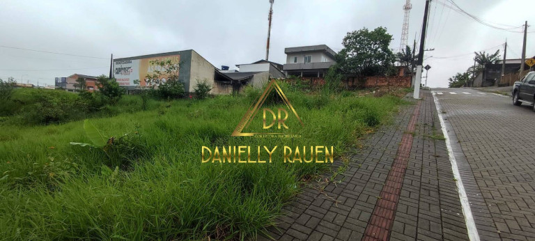 Imagem Terreno à Venda, 300 m² em Balneário Piçarras Imagem Terreno à Venda, 300 m² em Balneário Piçarras