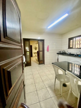 Imagem Sobrado com 5 Quartos à Venda, 420 m² em Bacacheri - Curitiba