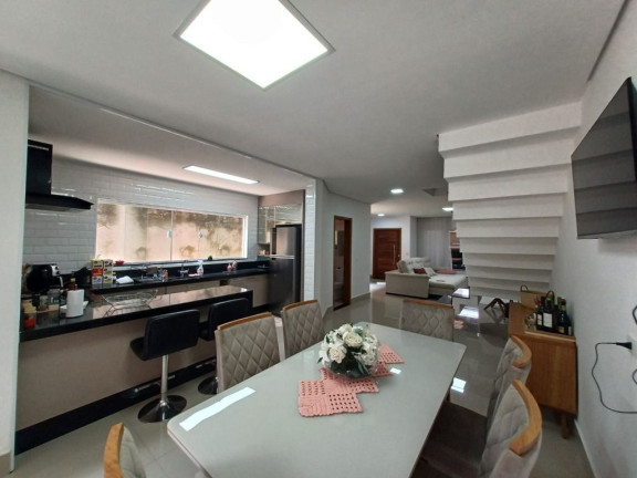 Imagem Sobrado com 3 Quartos à Venda, 200 m² em Jardim Quaresmeira - Suzano Imagem Sobrado com 3 Quartos à Venda, 200 m² em Jardim Quaresmeira - Suzano