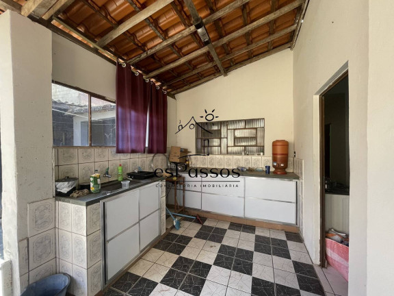 Imagem Casa com 3 Quartos à Venda, 360 m² em Nsa Aparecida - Florestal