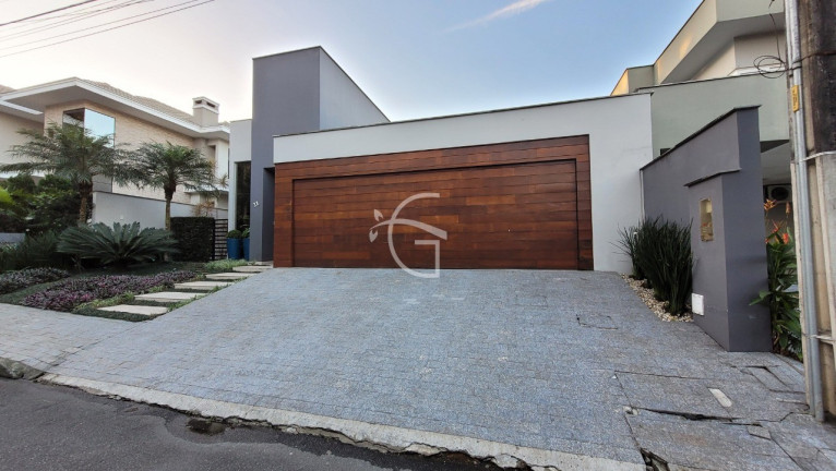 Imagem Casa com 3 Quartos à Venda, 427 m² em Anita Garibaldi - Joinville Imagem Casa com 3 Quartos à Venda, 427 m² em Anita Garibaldi - Joinville