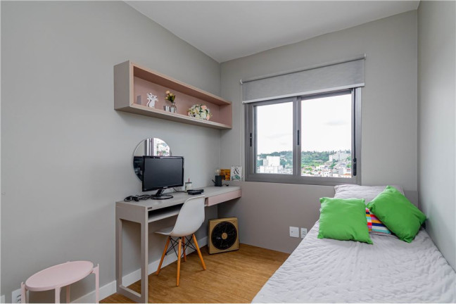 Imagem Imóvel com 3 Quartos à Venda, em Menino Deus - Porto Alegre Imagem Imóvel com 3 Quartos à Venda, em Menino Deus - Porto Alegre