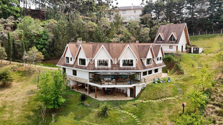 Casa com 6 Quartos à Venda, 518 m² em Região Da Pedra Do Fogo - Campos Do Jordão