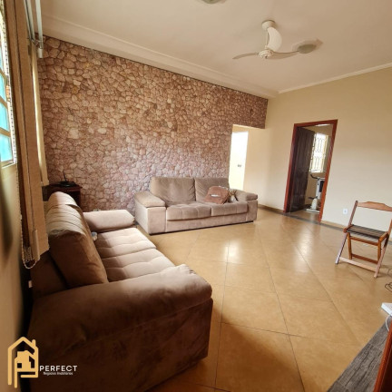 Imagem Casa com 4 Quartos à Venda, 250 m² em Centro - Taubaté