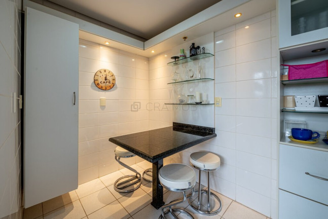 Imagem Imóvel com 3 Quartos à Venda, em Petrópolis - Porto Alegre Imagem Imóvel com 3 Quartos à Venda, em Petrópolis - Porto Alegre