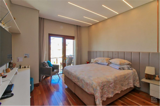 Imagem Casa com 3 Quartos à Venda, em Hípica - Porto Alegre Imagem Casa com 3 Quartos à Venda, em Hípica - Porto Alegre