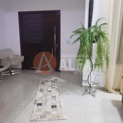 Casa com 4 Quartos para Alugar, 500 m² em Jardim Caiapiá - Cotia
