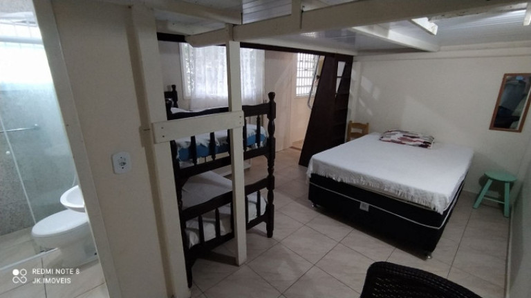 Imagem Casa com 5 Quartos para Temporada, 110 m² em Barra Do Saí - Itapoá Imagem Casa com 5 Quartos para Temporada, 110 m² em Barra Do Saí - Itapoá