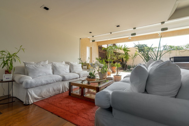 Imagem Casa com 4 Quartos à Venda, 583 m² em Jardim Prudência - São Paulo
