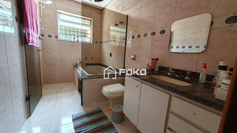 Imagem Sobrado com 4 Quartos à Venda ou Locação, 350 m² em Jardim Santa Cecília - Guarulhos Imagem Sobrado com 4 Quartos à Venda ou Locação, 350 m² em Jardim Santa Cecília - Guarulhos