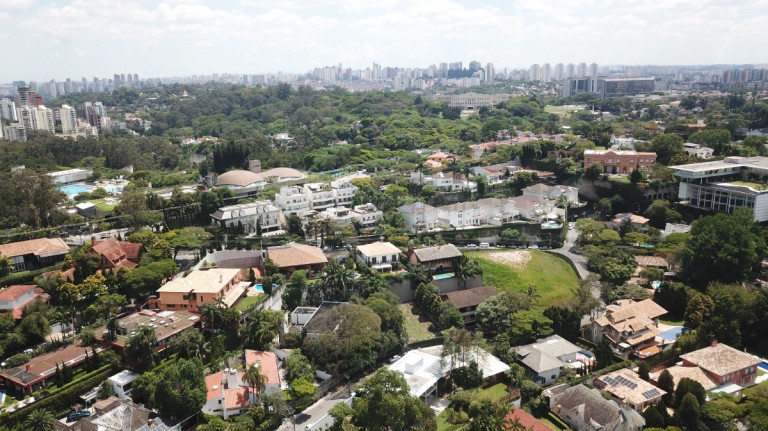 Imagem Sobrado com 4 Quartos à Venda, 624 m² em Jardim Sílvia (zona Oeste) - São Paulo