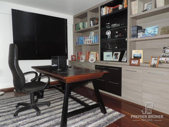 Imagem Casa com 4 Quartos à Venda, 230 m² em Carlos Guinle - Teresópolis