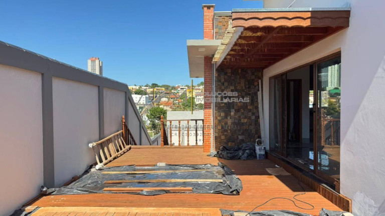 Imagem Casa com 3 Quartos à Venda, 580 m² em Jardim Regina - Botucatu