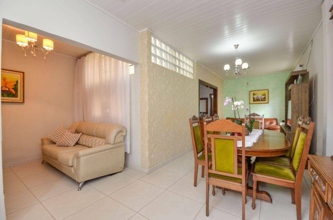 Imagem Casa com 4 Quartos à Venda, 193 m² em água Verde - Curitiba