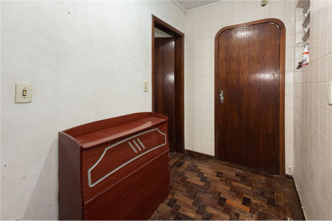 Imagem Casa com 3 Quartos à Venda, em Jardim Itu - Porto Alegre Imagem Casa com 3 Quartos à Venda, em Jardim Itu - Porto Alegre