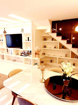 Imagem Casa com 5 Quartos à Venda, 240 m² em Barra Da Tijuca - Rio De Janeiro Imagem Casa com 5 Quartos à Venda, 240 m² em Barra Da Tijuca - Rio De Janeiro