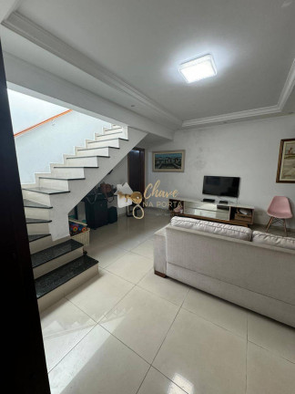 Casa com 4 Quartos para Alugar, 204 m² em Jardim Flórida - Embu Das Artes