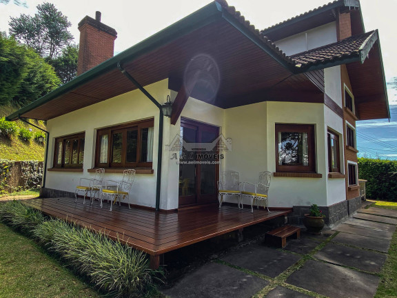 Imagem Casa com 3 Quartos à Venda, 228 m² em Jardim Belvedere - Campos Do Jordão