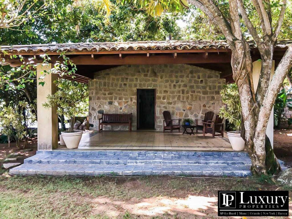 Imagem Casa com 7 Quartos à Venda, em Feiticeira - Ilhabela Imagem Casa com 7 Quartos à Venda, em Feiticeira - Ilhabela
