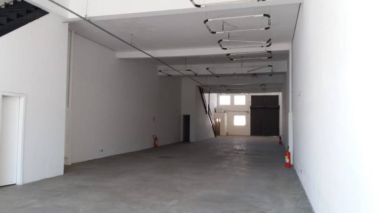 Imagem Galpão para Alugar, 950 m² em Alphaville Industrial - Barueri