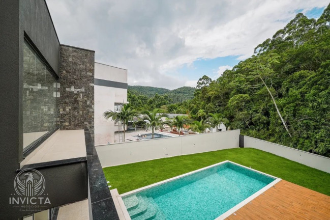 Imagem Casa com 4 Quartos à Venda, 100 m² em Ariribá - Balneário Camboriú Imagem Casa com 4 Quartos à Venda, 100 m² em Ariribá - Balneário Camboriú